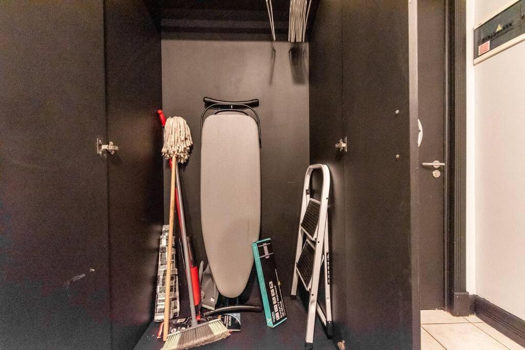 Appartement The Square 135- Studio With Free Parking, Pool & Gym Access à Le Cap Extérieur photo