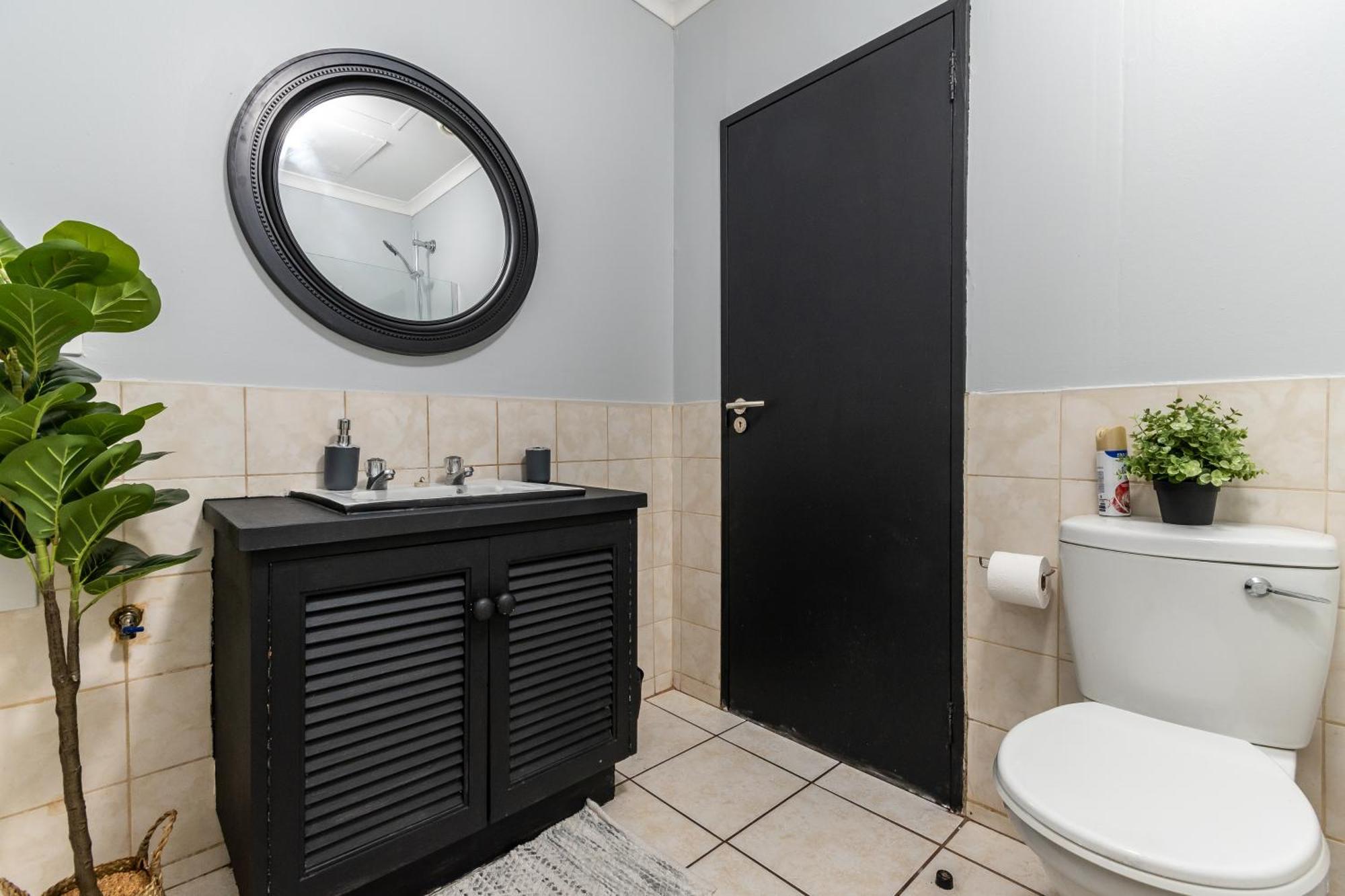 Appartement The Square 135- Studio With Free Parking, Pool & Gym Access à Le Cap Extérieur photo