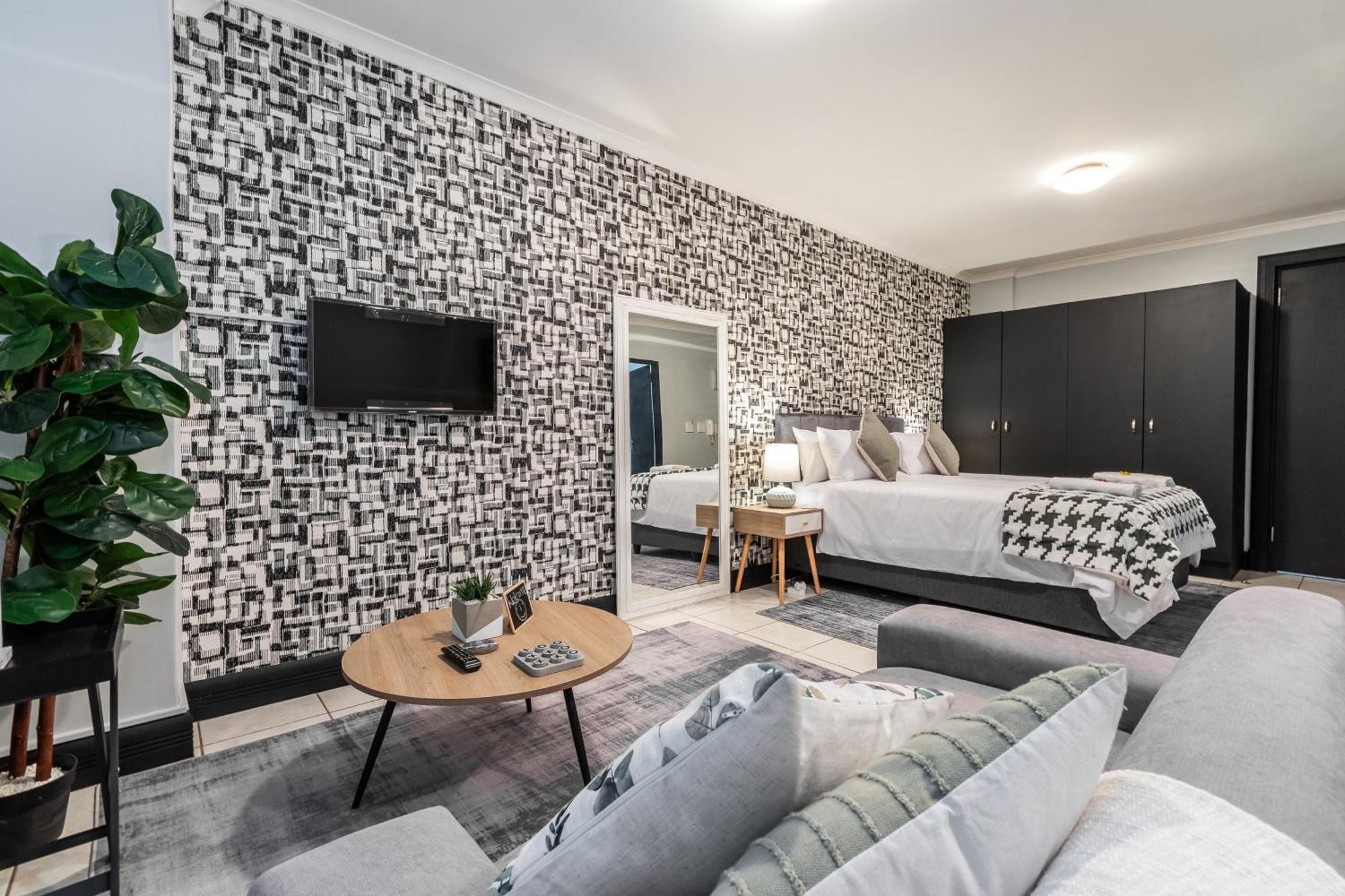Appartement The Square 135- Studio With Free Parking, Pool & Gym Access à Le Cap Extérieur photo