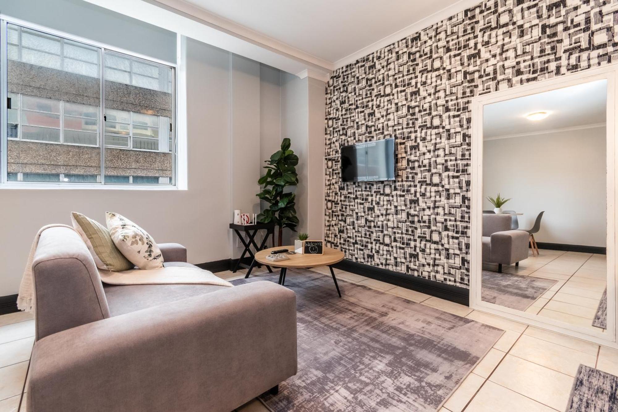 Appartement The Square 135- Studio With Free Parking, Pool & Gym Access à Le Cap Extérieur photo