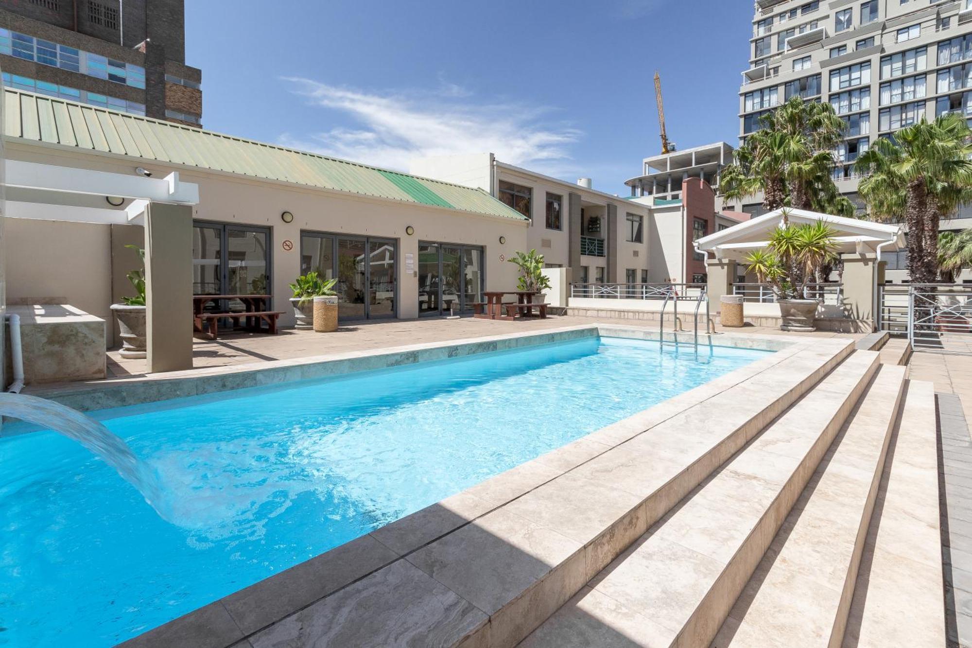 Appartement The Square 135- Studio With Free Parking, Pool & Gym Access à Le Cap Extérieur photo