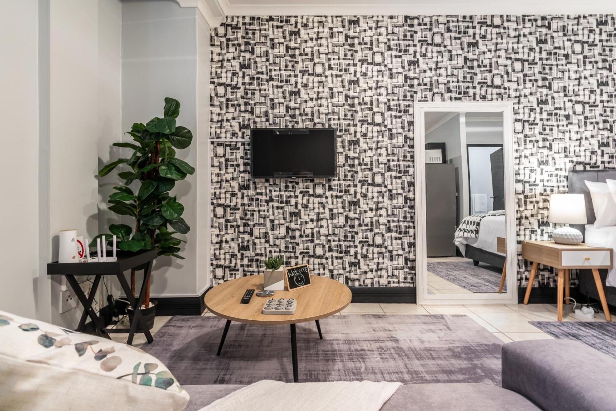 Appartement The Square 135- Studio With Free Parking, Pool & Gym Access à Le Cap Extérieur photo